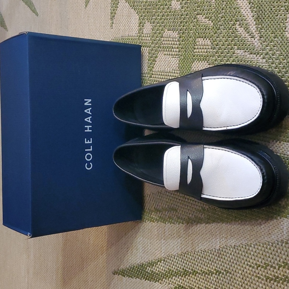 EUC Mens American Classic Black & White Spectator Loafers